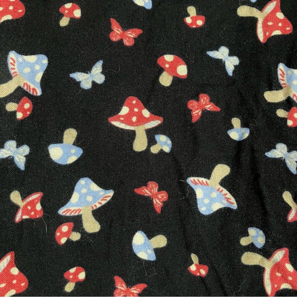 HOT TOPIC Boxy Camp Shirt Short Sleeve Button-Up Top Mushroom 2XL - Picture 5 of 9